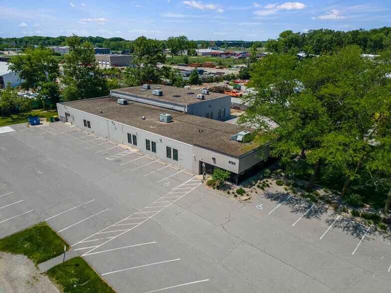 8720 Robbins Rd, Indianapolis, IN à vendre - Photo du bâtiment - Image 3 de 15