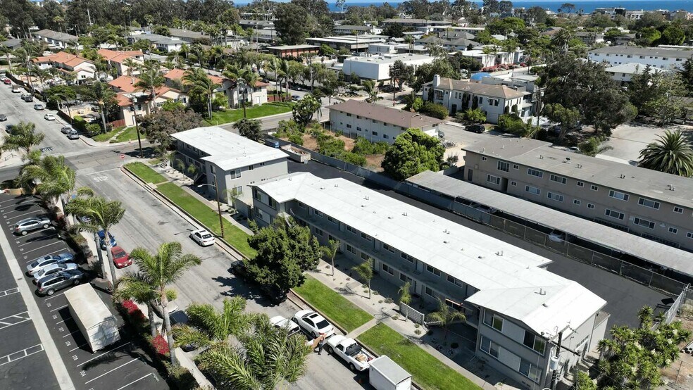 6587 Cervantes Rd, Goleta, CA à vendre - Photo du bâtiment - Image 2 de 8