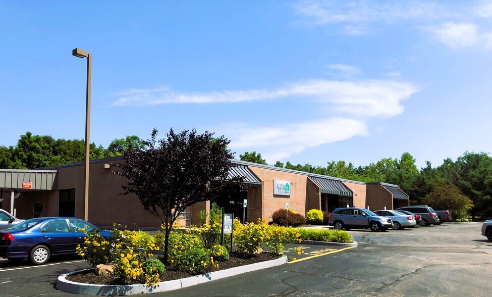 643 Route 211E, Middletown, NY à louer - Photo du bâtiment - Image 2 de 5
