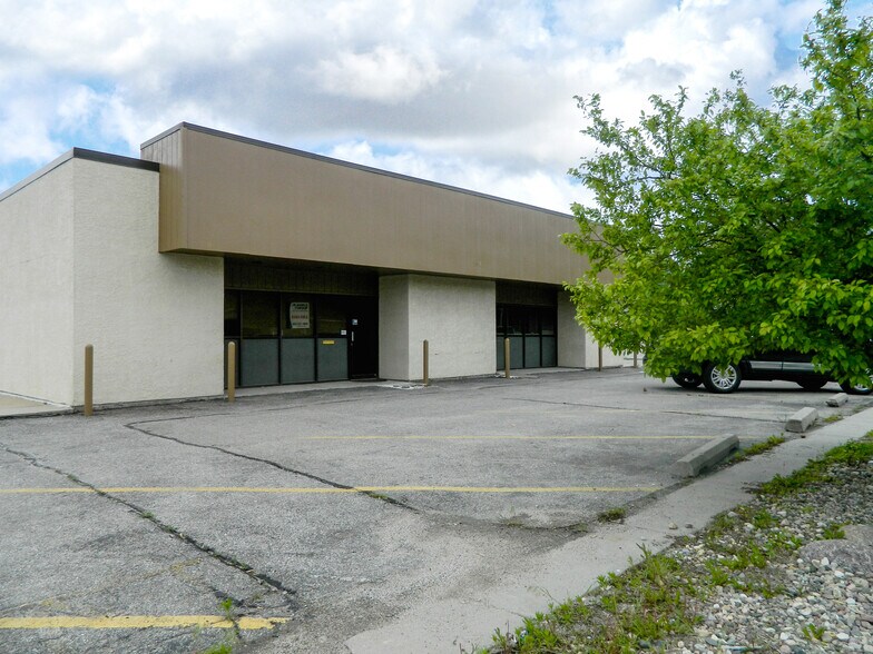 13825 P St, Omaha, NE à louer - Photo du bâtiment - Image 2 de 2