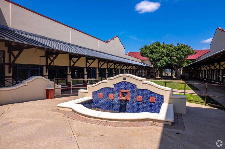 4321 N Interstate 35, Gainesville, TX à louer - Photo du bâtiment - Image 3 de 17