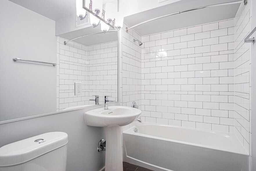 5600 Dalhousie Rd, Vancouver, BC à vendre - Photo du bâtiment - Image 3 de 7