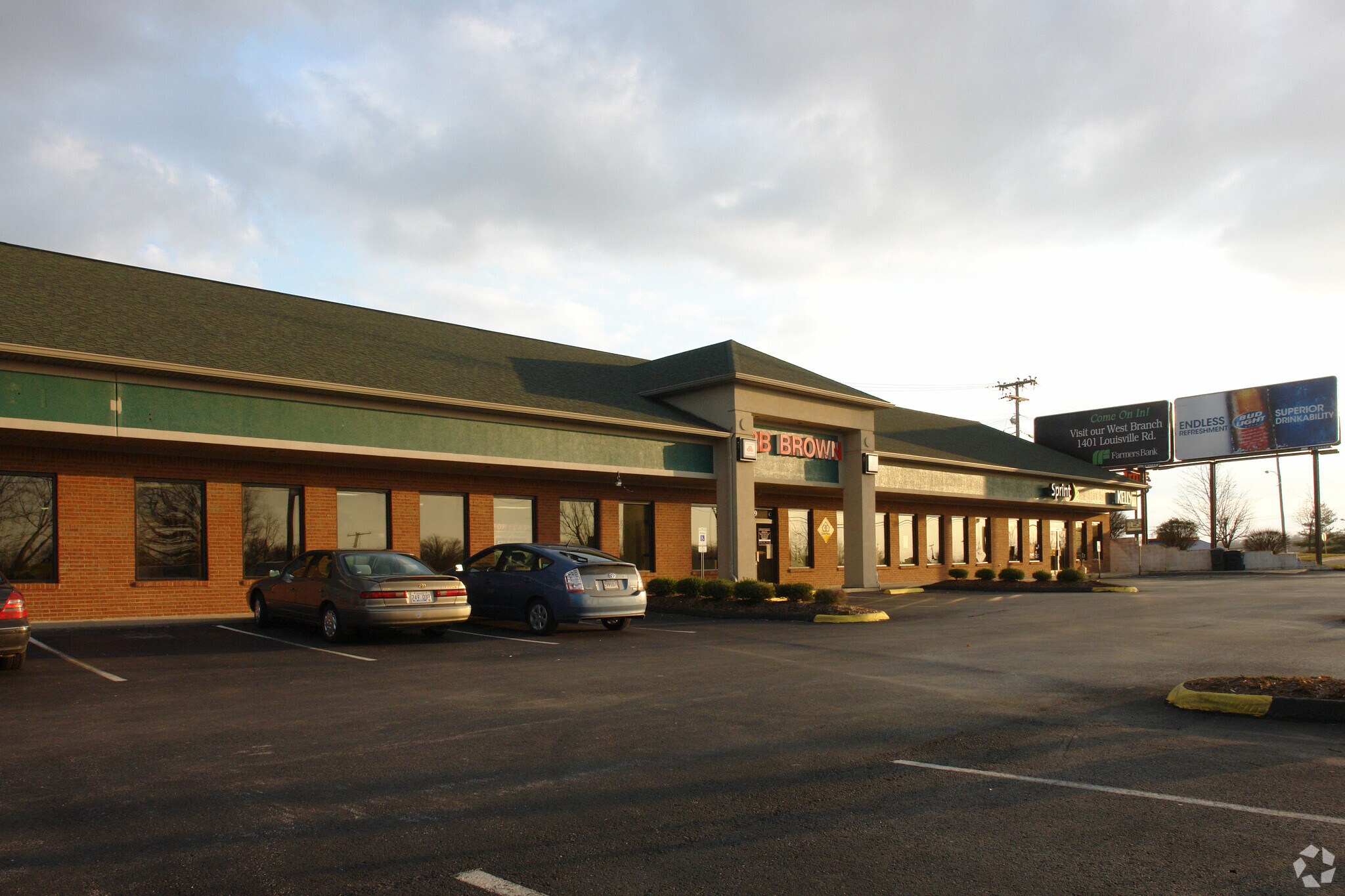 949 Louisville Rd, Frankfort, KY à vendre Photo principale- Image 1 de 6