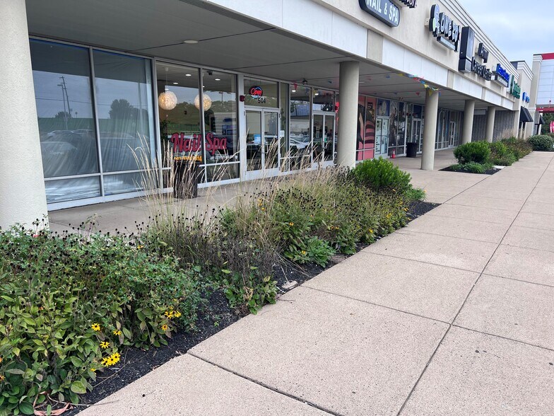 500-516 N Oxford Valley Rd, Langhorne, PA à louer - Photo du bâtiment - Image 2 de 5