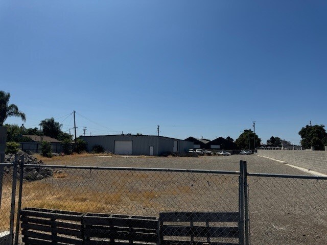 802 S American St, Stockton, CA à vendre - Photo du bâtiment - Image 2 de 3