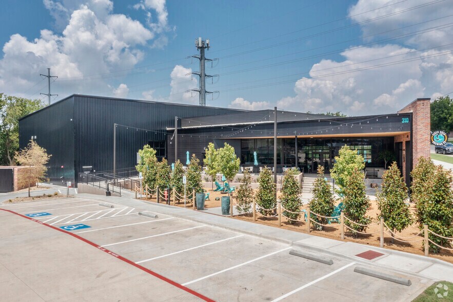 310 S Goliad St, Rockwall, TX à vendre - Photo du bâtiment - Image 1 de 25