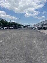7866 NW 46th St, Doral, FL for lease Building Photo- Image 2 of 5