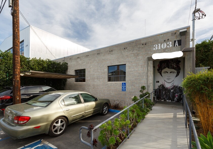 3103 S La Cienega Blvd, Los Angeles, CA for lease - Building Photo - Image 3 of 8