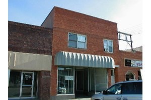 Plus de détails pour 112 NW 2nd Ave, Mandan, ND - Commerce de détail à louer