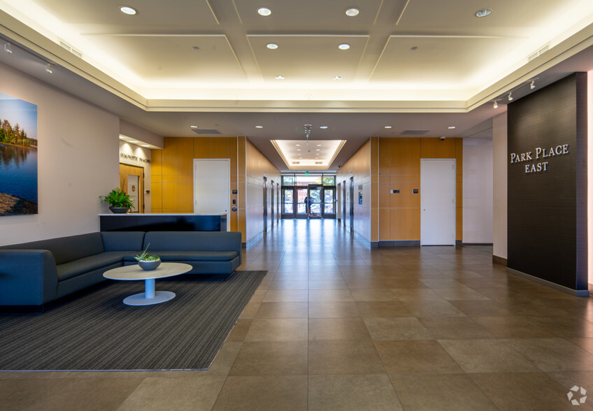 5775 Wayzata Blvd, Saint Louis Park, MN for lease - Lobby - Image 3 of 7