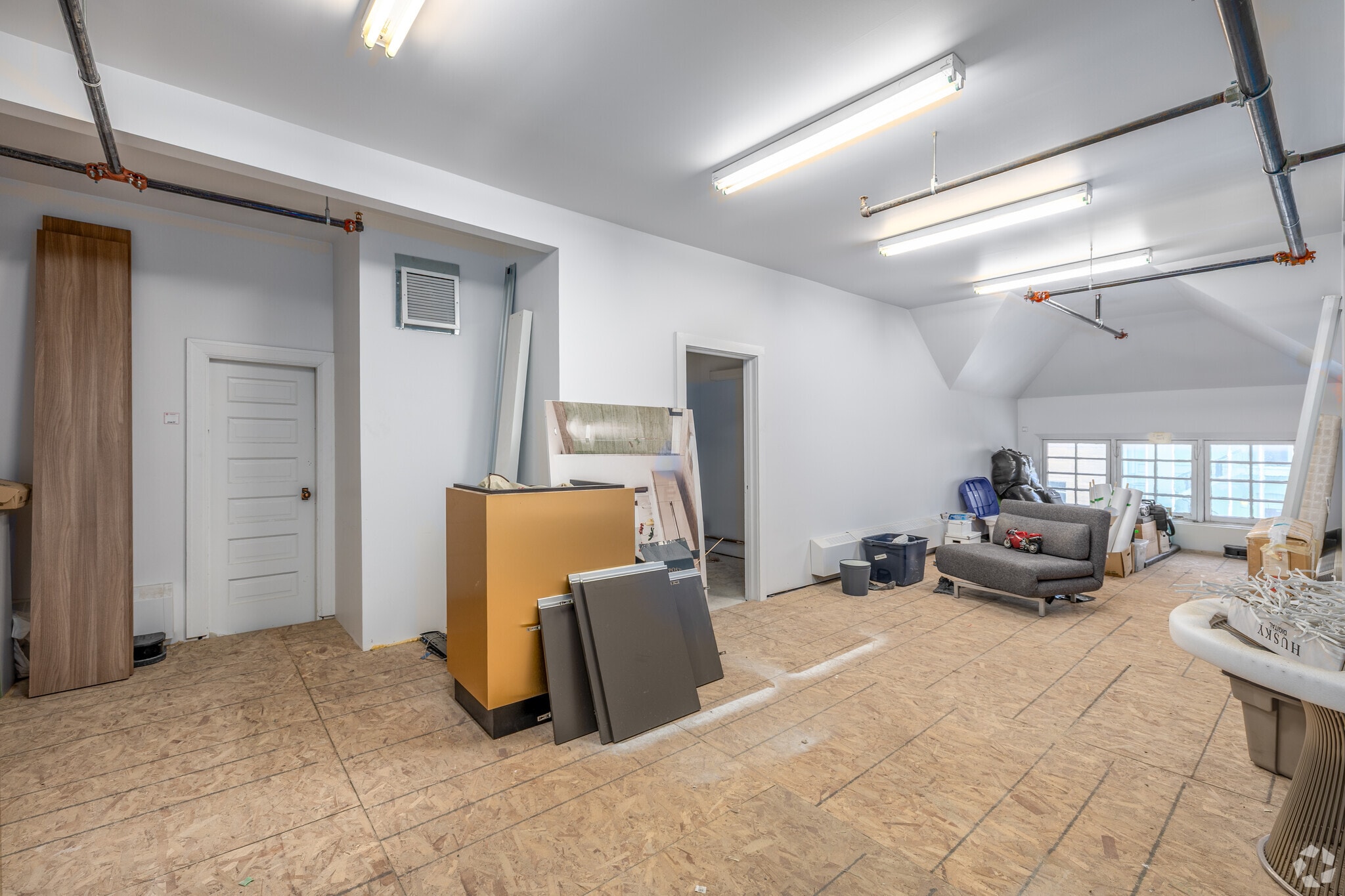 456 12th Ave SE, Calgary, AB à louer Photo intérieure- Image 1 de 2