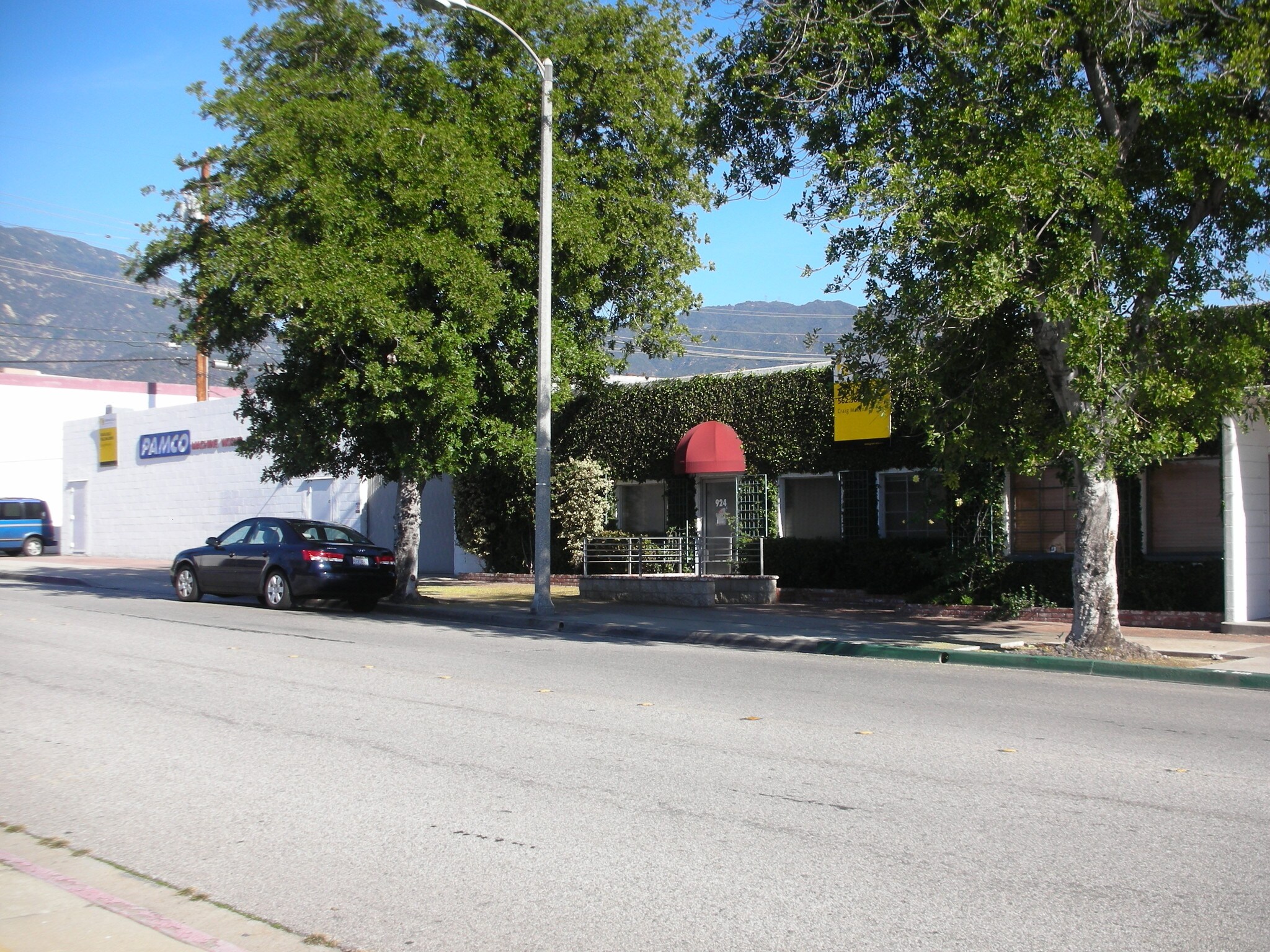 924-926 S Primrose Ave, Monrovia, CA à louer Photo principale- Image 1 de 22