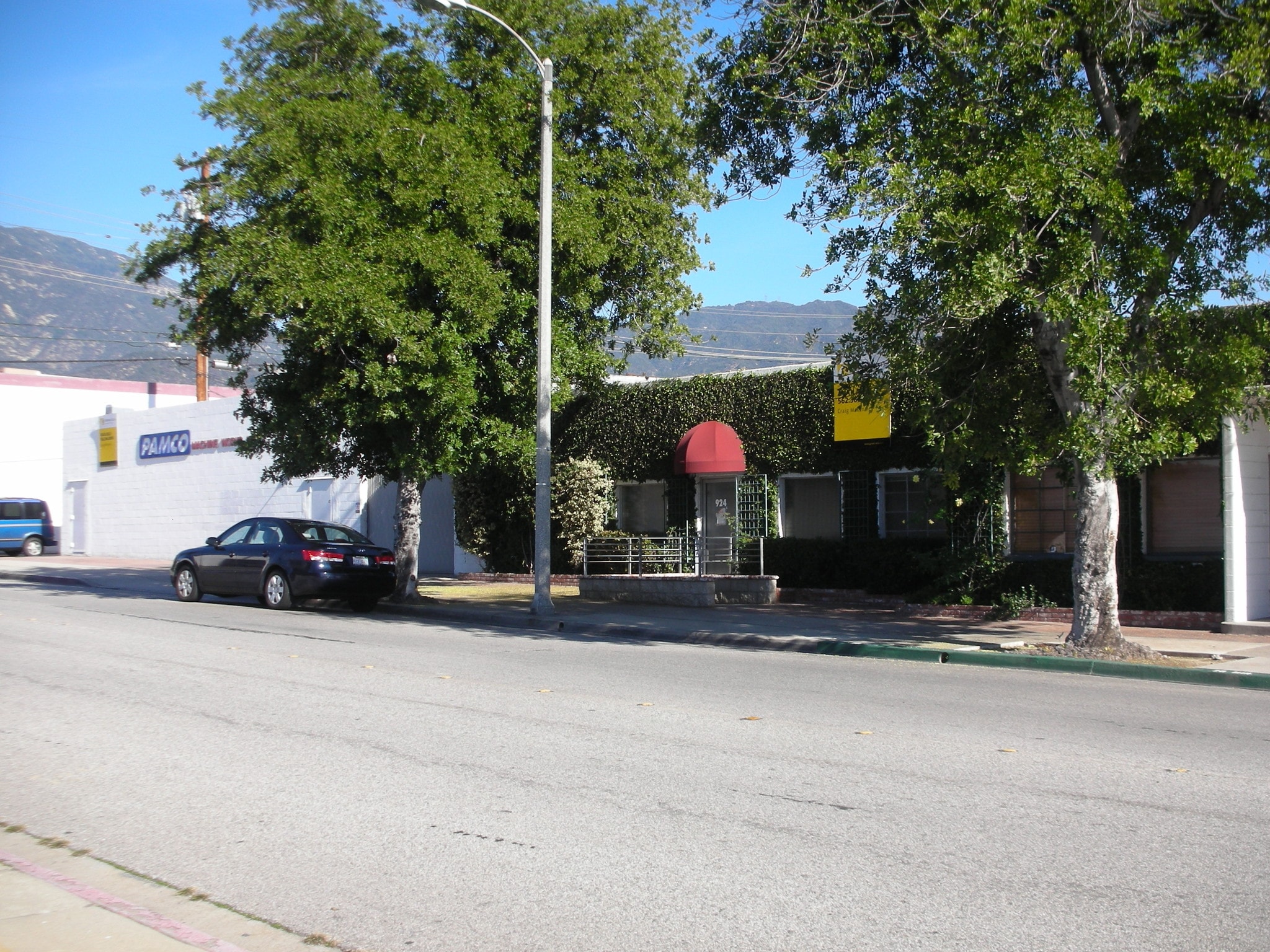 924-926 S Primrose Ave, Monrovia, CA for lease Primary Photo- Image 1 of 22