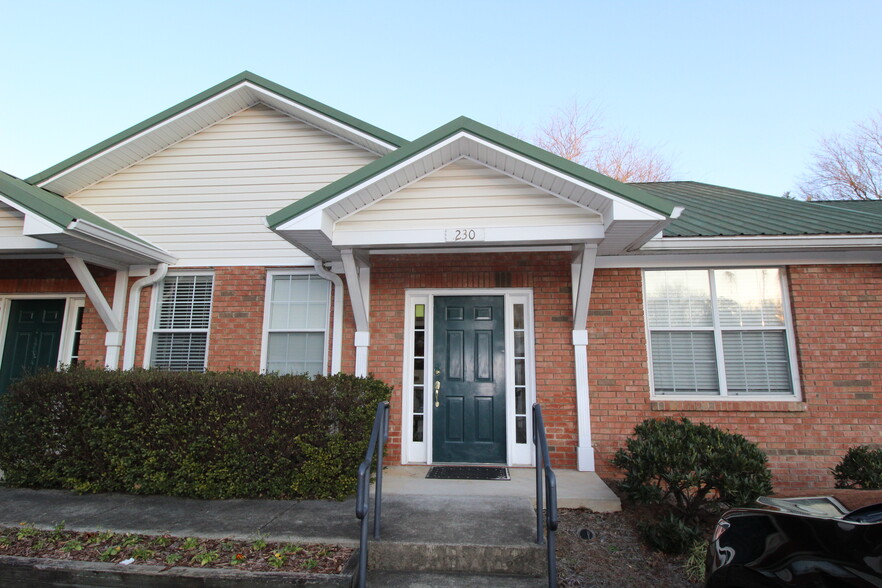 800 Kennesaw Ave, Marietta, GA for sale - Building Photo - Image 1 of 1