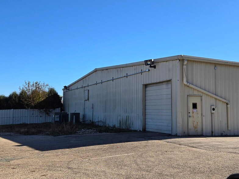 211 IL-38, Rochelle, IL à vendre - Photo du bâtiment - Image 2 de 25
