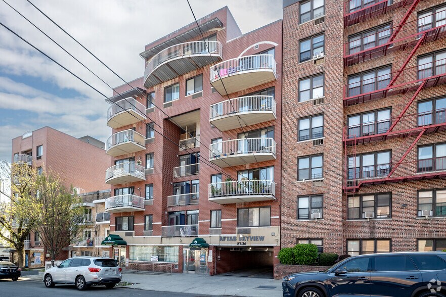87-26 175th St, Jamaica, NY for sale - Primary Photo - Image 1 of 11