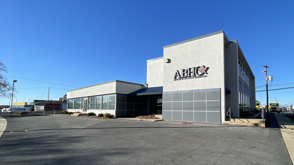 667 Union Blvd, Allentown, PA for lease - Building Photo - Image 1 of 10