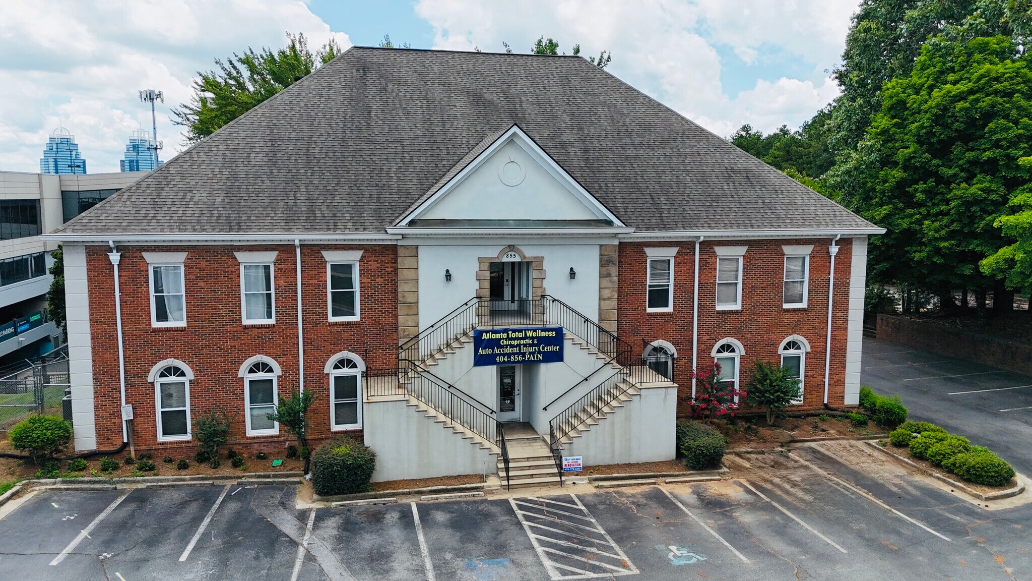 855 Mount Vernon Hwy NE, Atlanta, GA à vendre Photo du bâtiment- Image 1 de 1