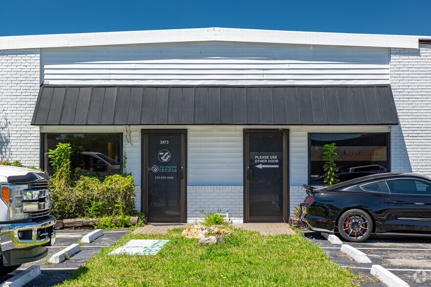 3973 Arnold Ave, Naples, FL for lease - Building Photo - Image 1 of 6