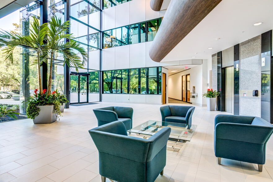 1610 Woodstead Ct, The Woodlands, TX for lease - Lobby - Image 3 of 3