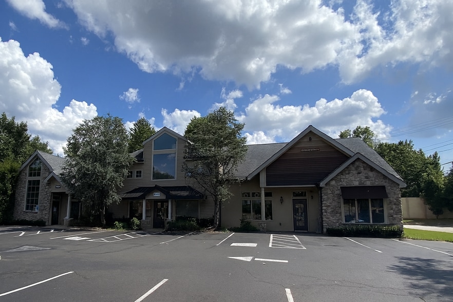 1118 General Washington Memorial Blvd, Washington Xing, Washington Crossing, PA à louer - Photo du bâtiment - Image 2 de 13