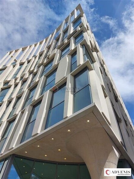 Office in Bordeaux for lease - Building Photo - Image 3 of 11