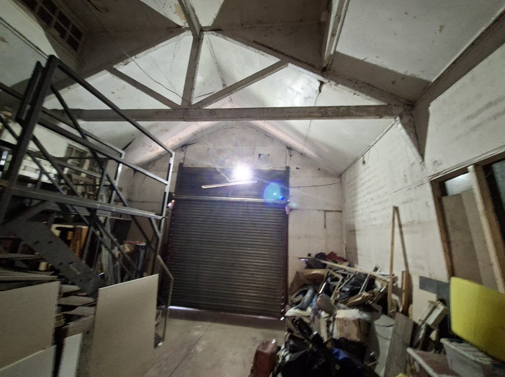 9 Finkle St, Thorne for lease Interior Photo- Image 1 of 5