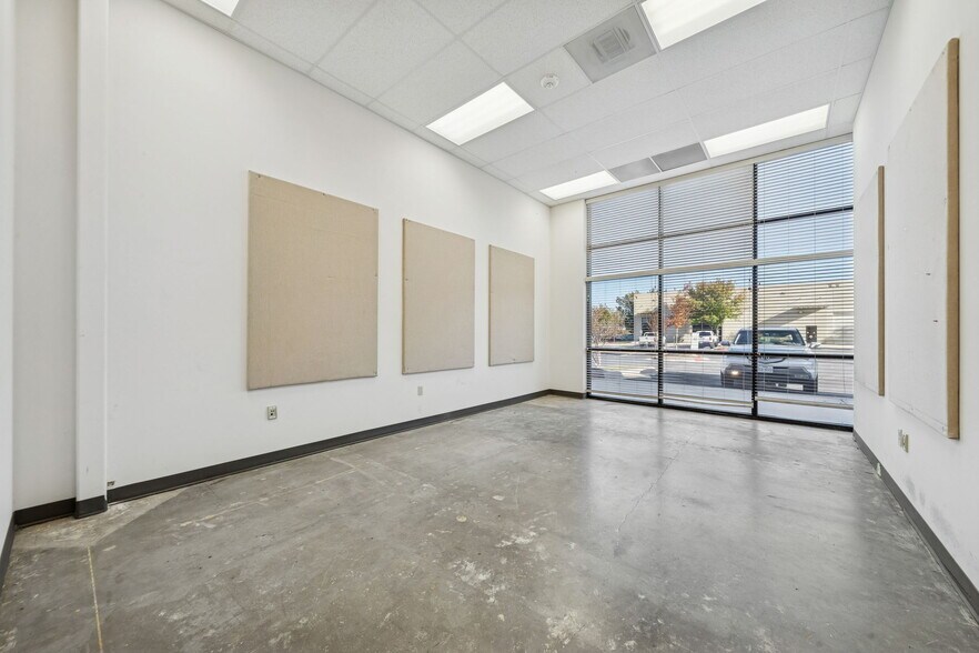 111 Cooperative Way, Georgetown, TX à louer - Photo du bâtiment - Image 3 de 17