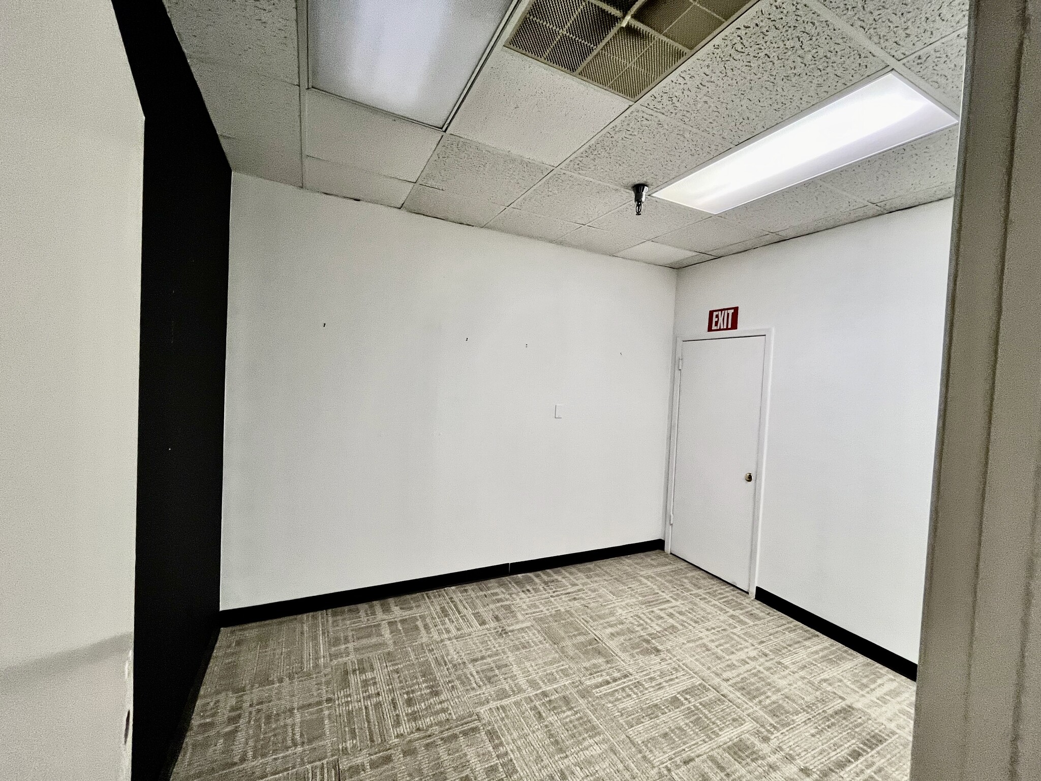 1712 N Frazier St, Conroe, TX for lease Interior Photo- Image 1 of 4