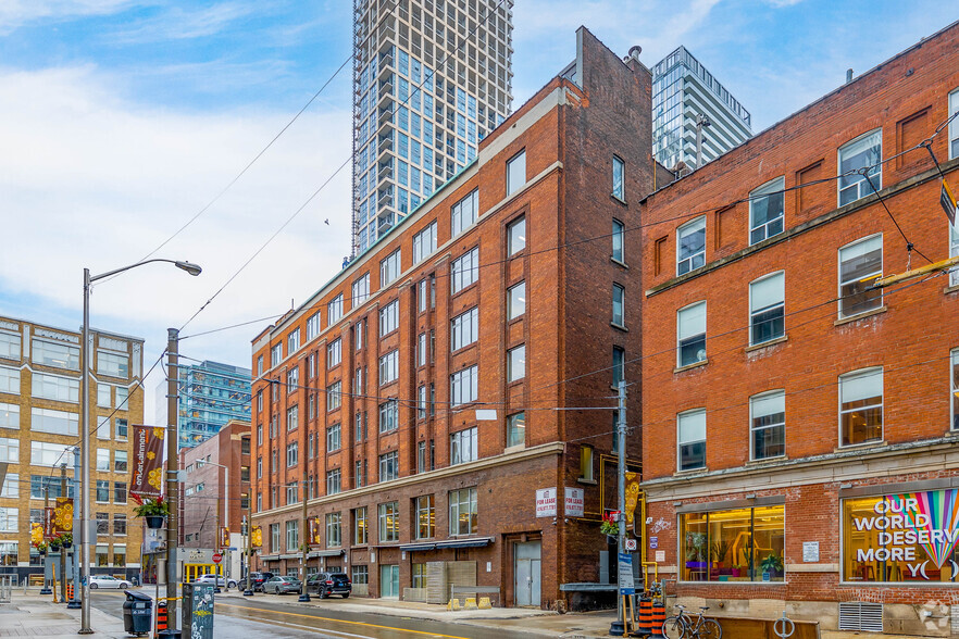 345 Adelaide St W, Toronto, ON for lease - Building Photo - Image 2 of 4