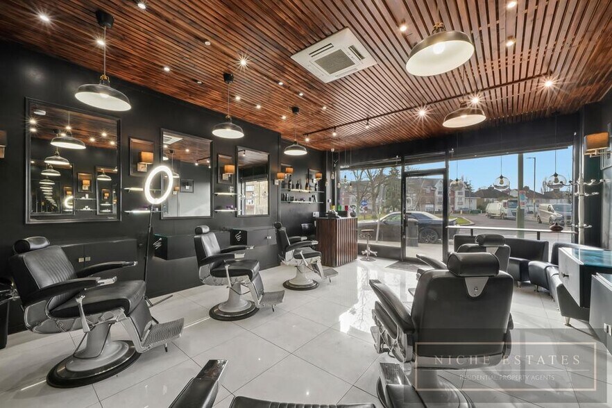 10 Bittacy Hl, Londres à louer - Photo du bâtiment - Image 3 de 13