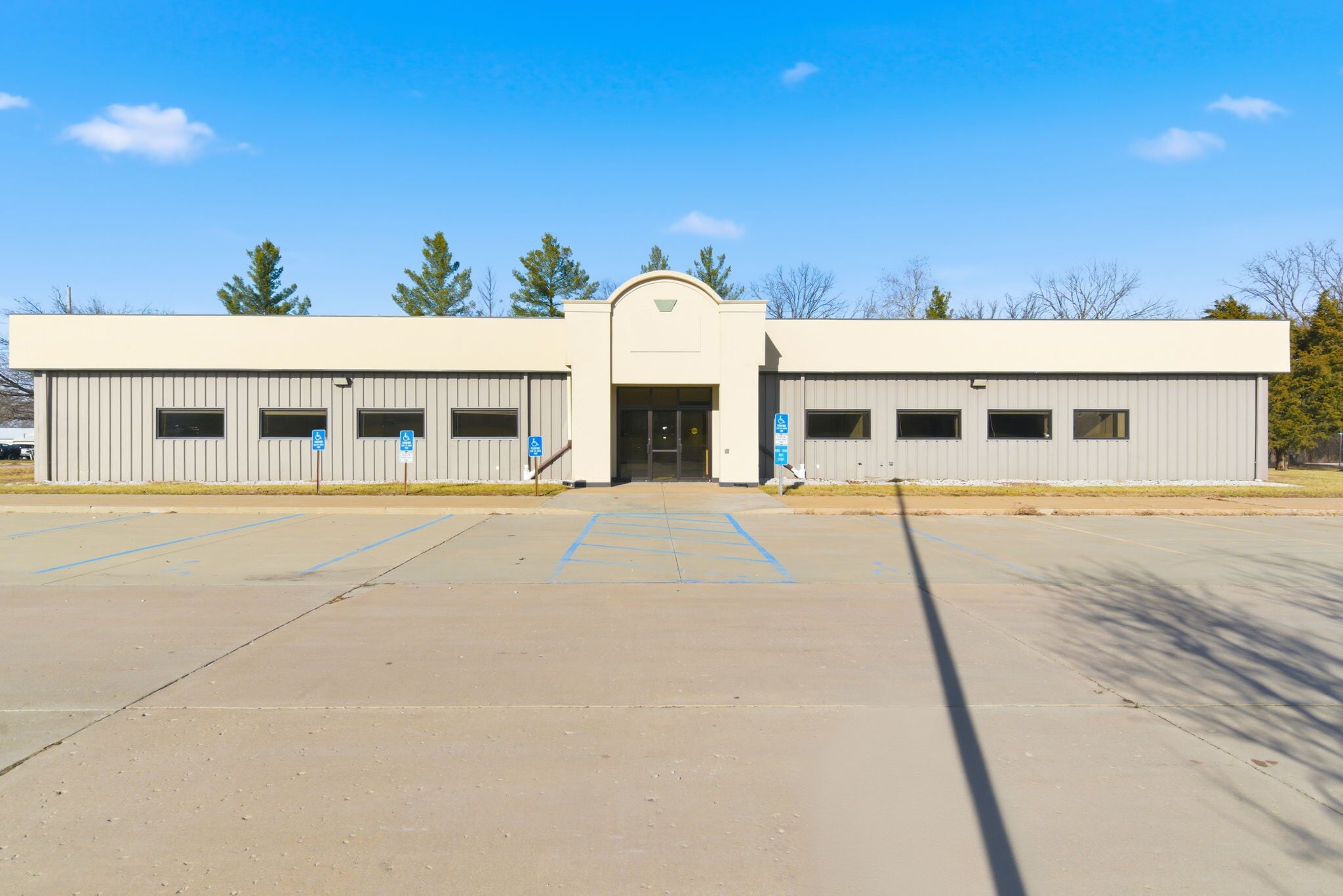 1612 N Osteopathy, Kirksville, MO for sale Primary Photo- Image 1 of 80