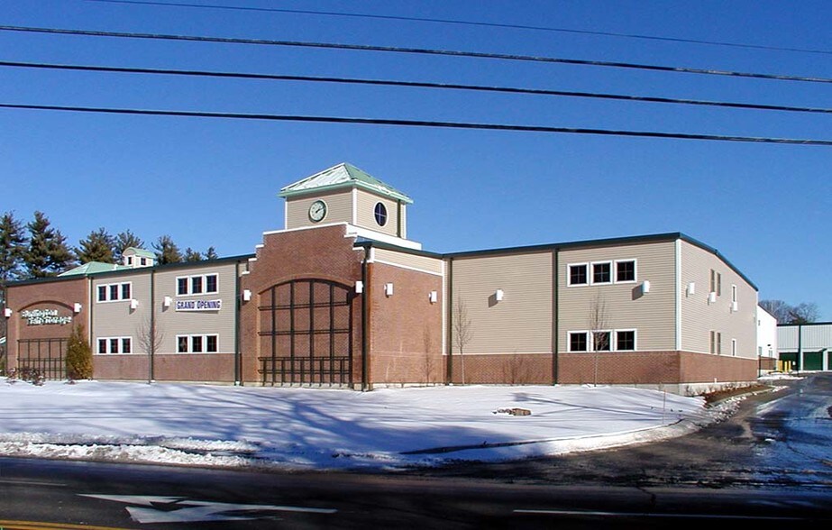 232 N Broadway, Salem, NH à louer - Photo du bâtiment - Image 2 de 2