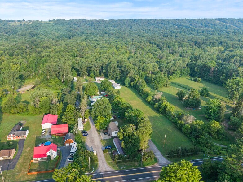 8114 State Rd, Colden, NY à vendre - Photo du bâtiment - Image 3 de 56