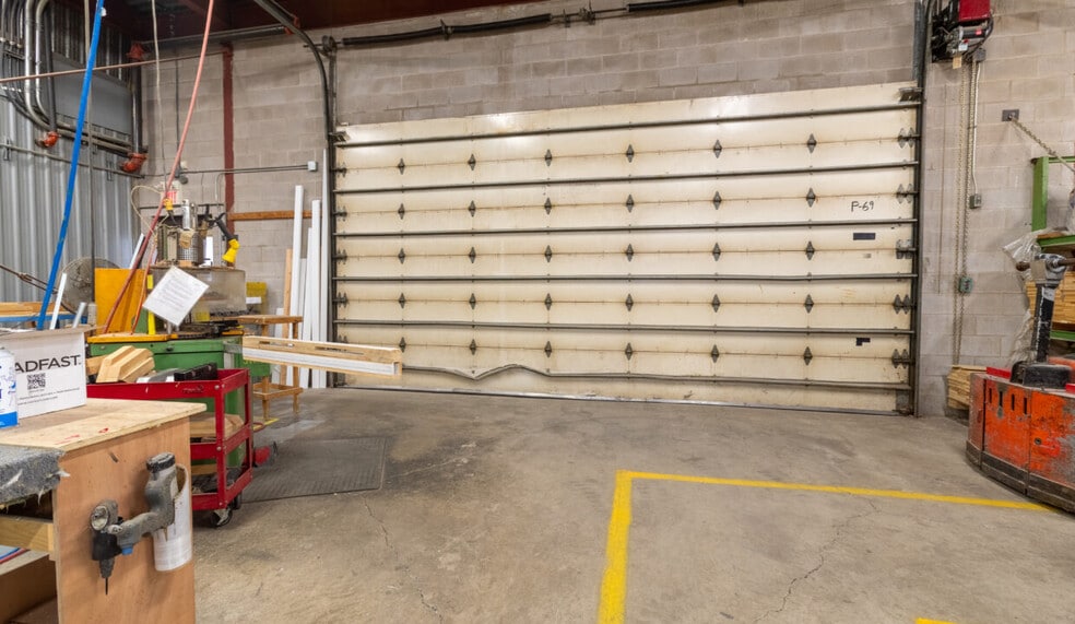 888 Guelph St, Kitchener, ON for lease - Interior Photo - Image 3 of 19