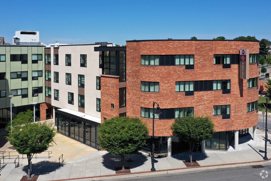 1470 Providence Ave, Chester, PA à louer - Photo du bâtiment - Image 2 de 11