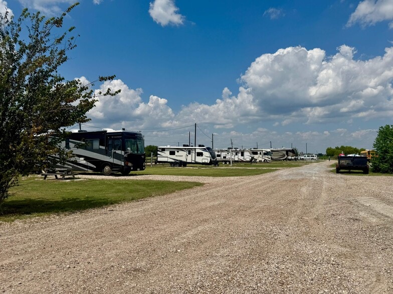 2031 Guadalupe River Dr, Tivoli, TX for sale - Primary Photo - Image 1 of 7