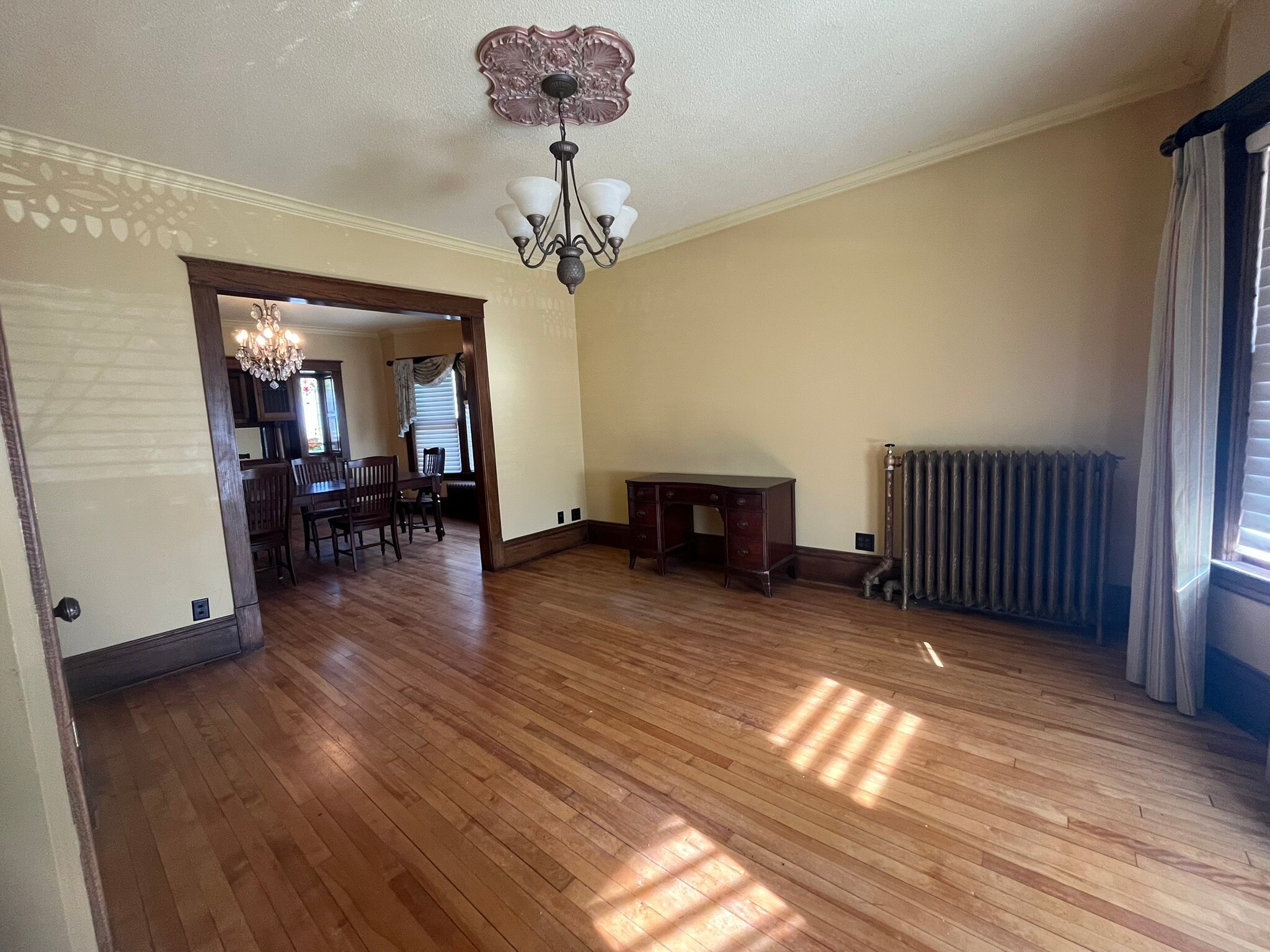 889 Grand Ave, Saint Paul, MN for lease Interior Photo- Image 1 of 9