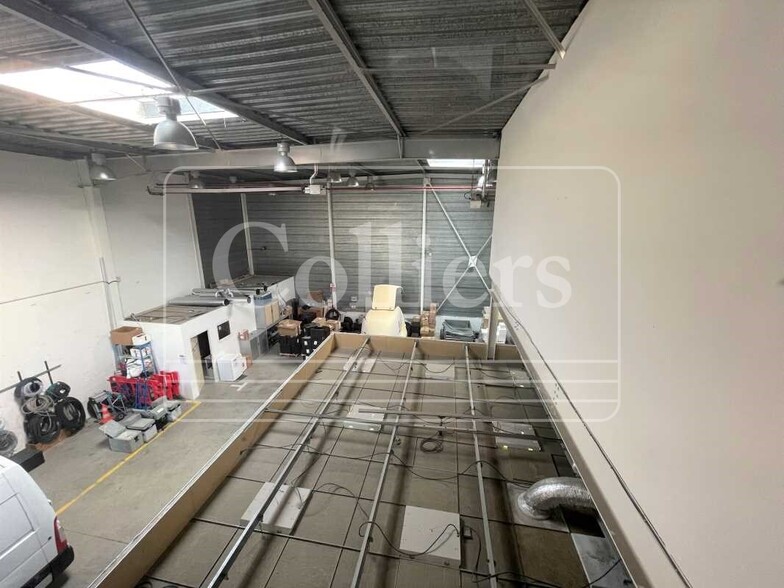 Flex in Aix-en-Provence for lease - Building Photo - Image 2 of 13