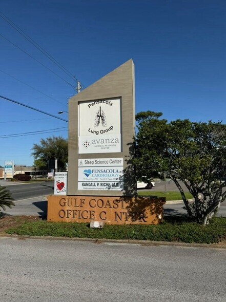 4700 Bayou Blvd, Pensacola, FL for sale - Building Photo - Image 2 of 12