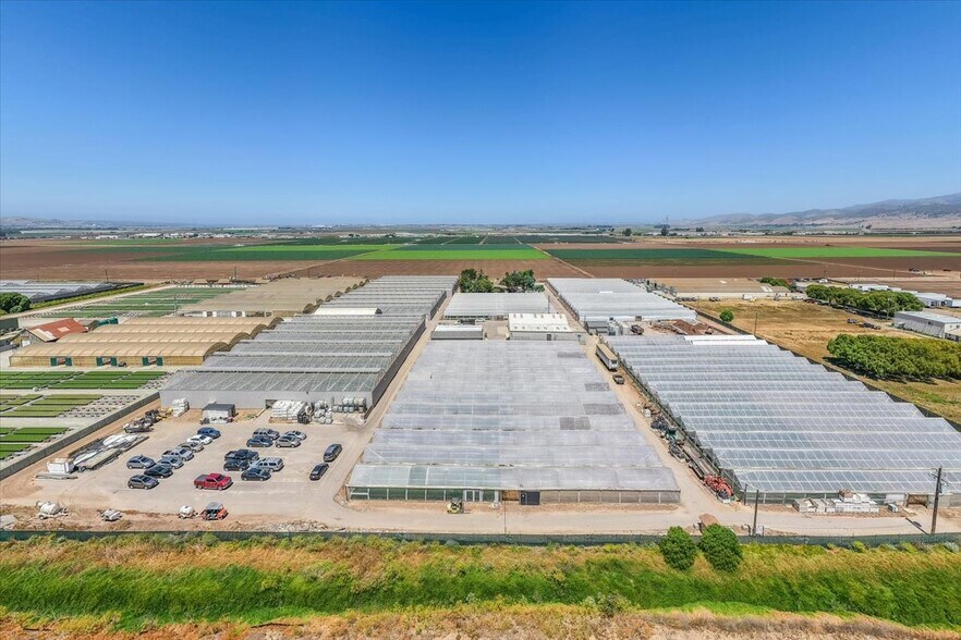 23820 Potter Rd, Salinas, CA à vendre - Photo du bâtiment - Image 3 de 43