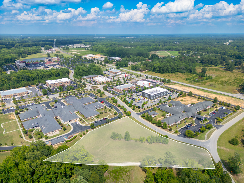 Medspring Drive, Clayton, NC à louer - Photo principale - Image 1 de 3