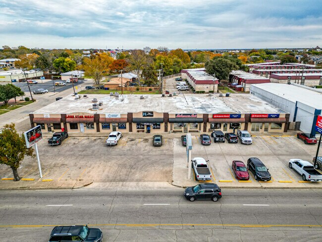 More details for 929-941 Lake Air Dr, Waco, TX - Retail for Lease