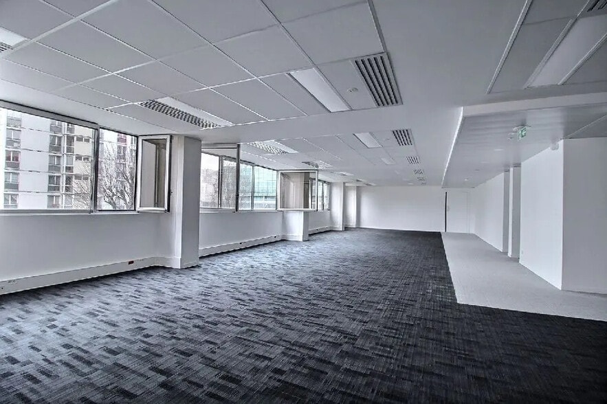 Office in Paris for lease - Interior Photo - Image 3 of 5