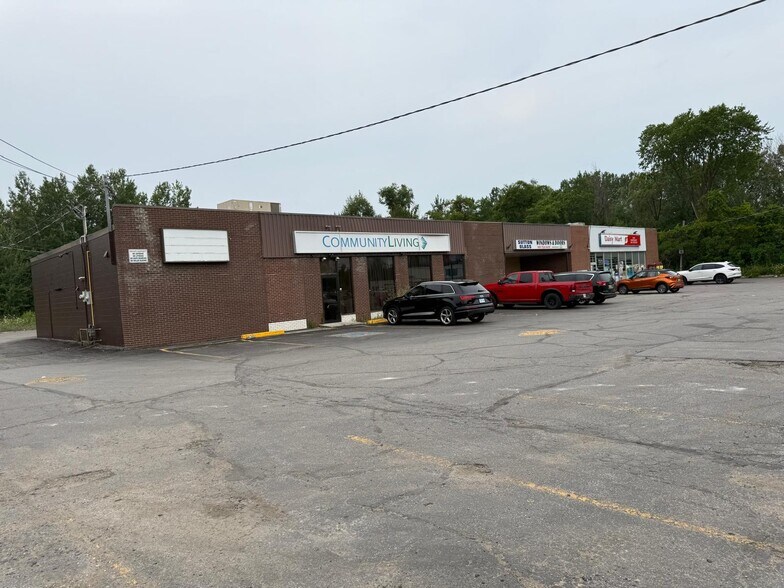 20962 Dalton Rd, Georgina, ON à louer - Photo du bâtiment - Image 2 de 14
