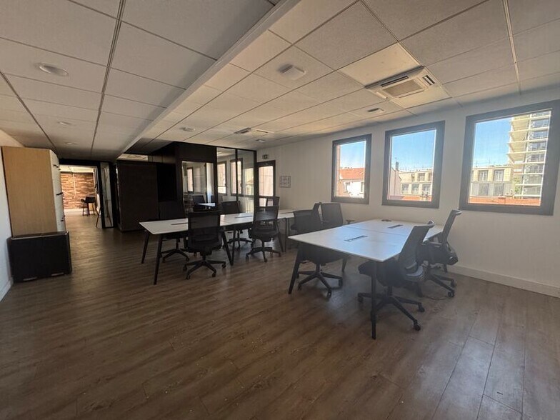 19 Boulevard Eugène Deruelle, Lyon for lease - Interior Photo - Image 2 of 32