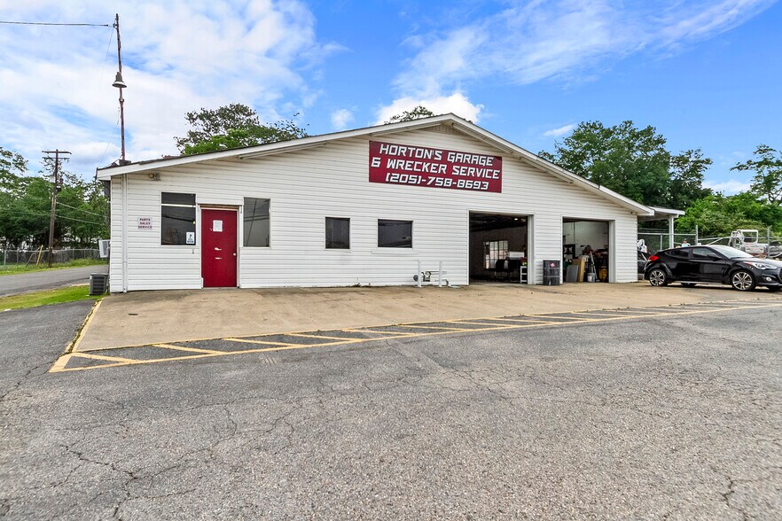 4215 Greensboro Ave, Tuscaloosa, AL à vendre - Photo du bâtiment - Image 1 de 6
