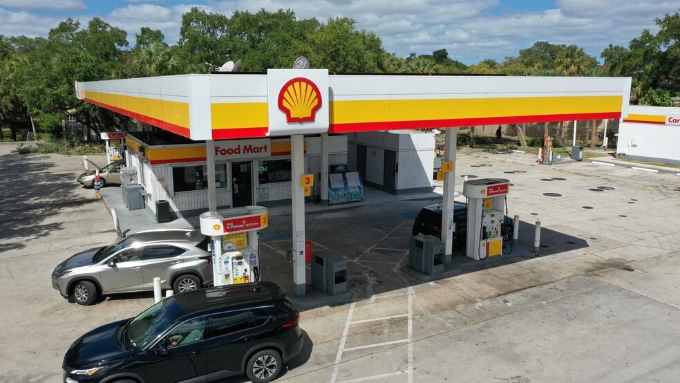301 W Hillsboro Blvd, Deerfield Beach, FL for sale - Building Photo - Image 2 of 5