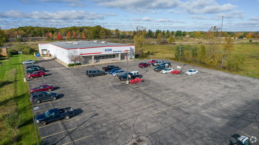 14301 White Creek Ave NE, Cedar Springs, MI for lease - Building Photo - Image 2 of 5