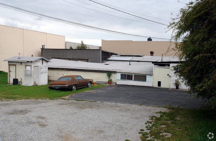 13025 Halldale Ave, Gardena, CA for sale - Building Photo - Image 2 of 2